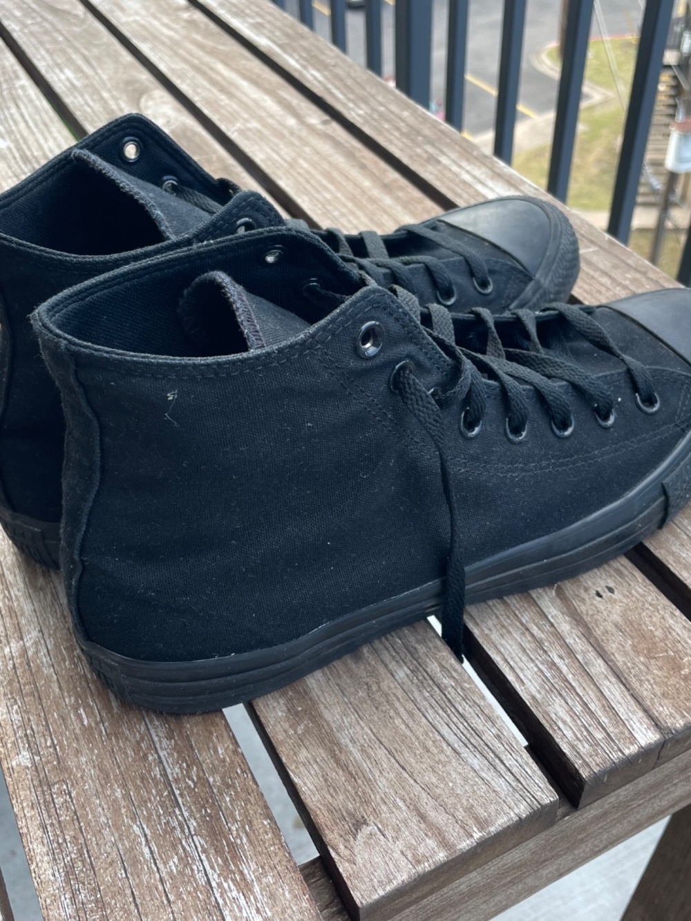 All black converse - Picture 2 of 6